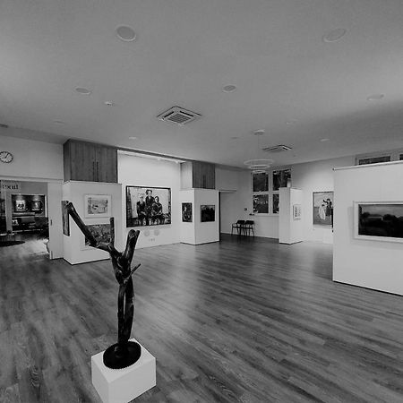 Art & Galerie Hotel Lenz Plauer See Fuenfseen Exterior photo
